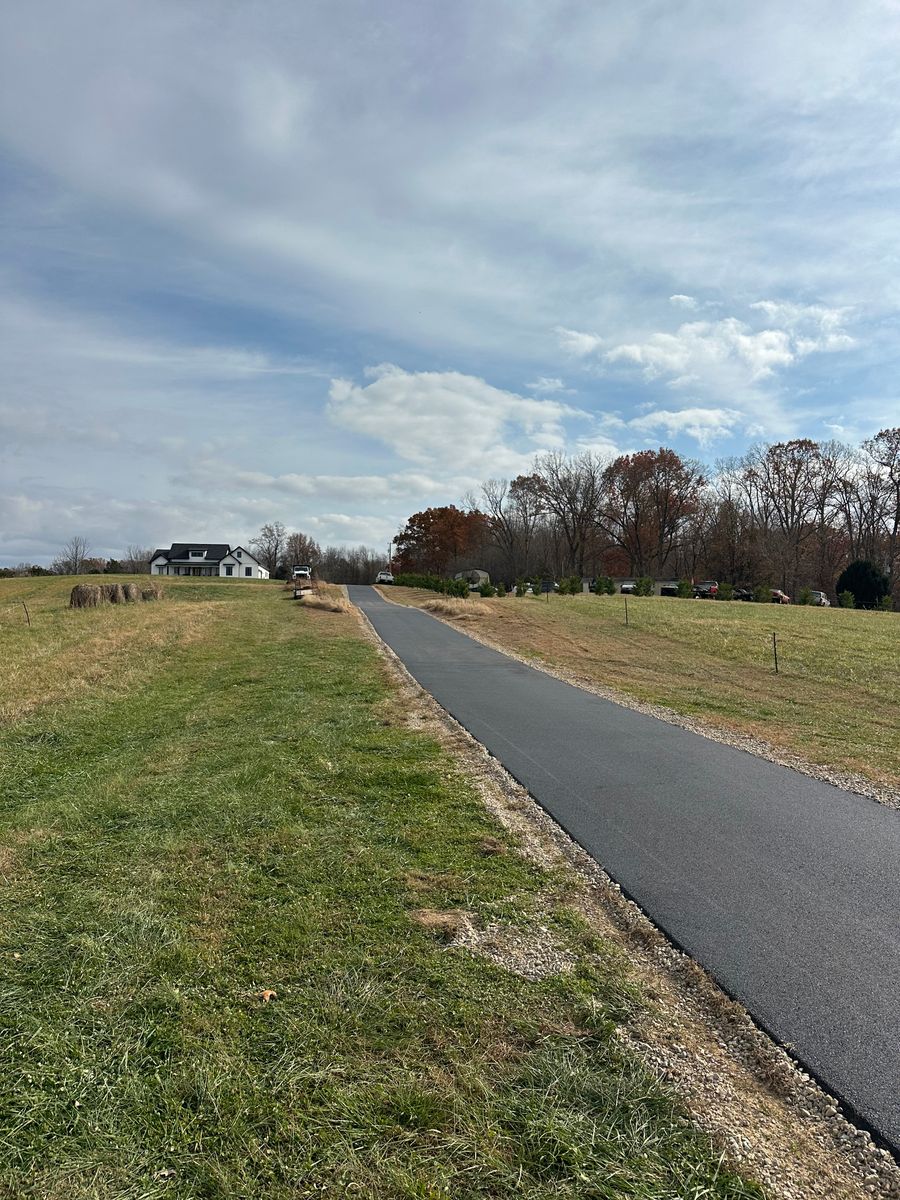Asphalt Paving for Metzler Paving and Sealcoating LLC in Jacksboro, TN