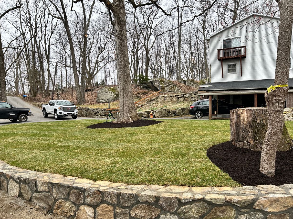 Mulch Installation for Zaldivar’s Lawn Care INC  in Peekskill, NY