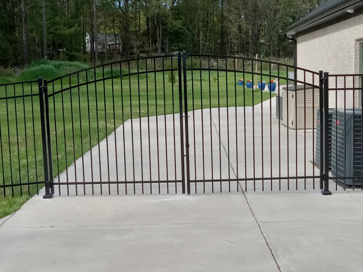 Aluminum Fence Installation for JB Nealy Fence in Elgin, SC