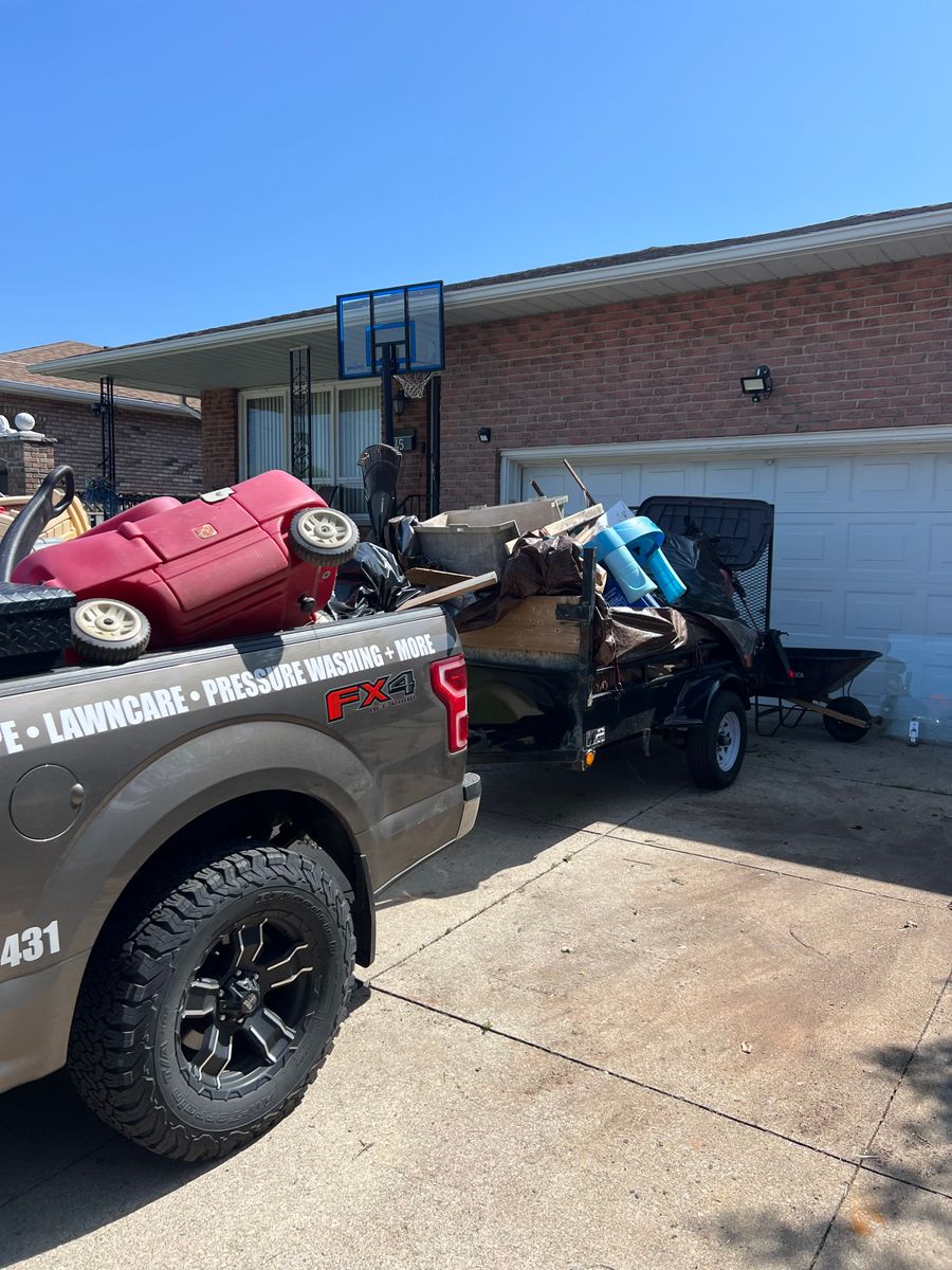 Junk Removal for CMN Exterior Maintenance in Hamilton, ON