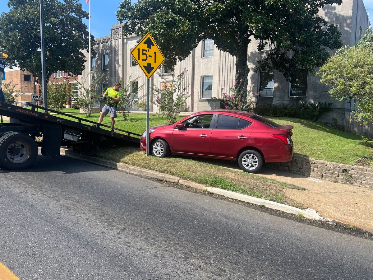 Towing for Mark & Sons Towing in El Dorado, AR