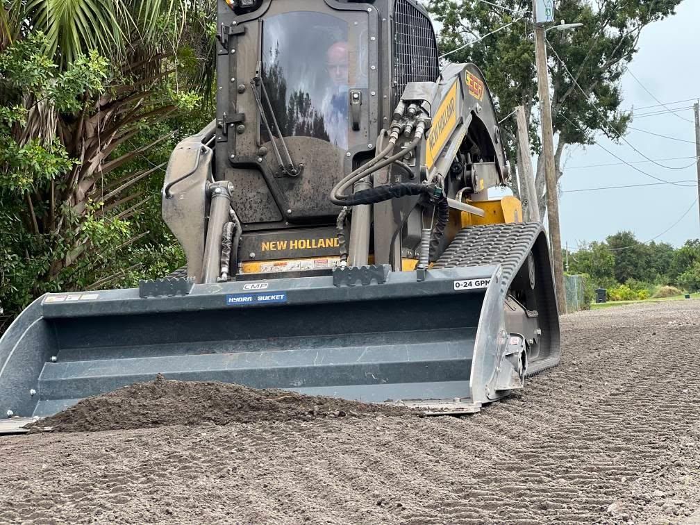 Land Grading for Bay Area Bobcat in Riverview, FL