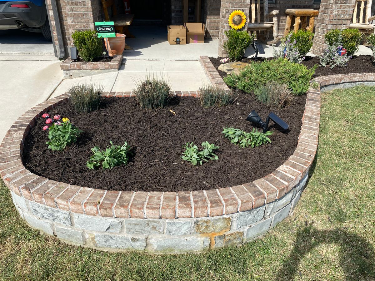 Flowerbed Clean Up and Mulch Installation for Veterans Pride Enterprises LLC in Denton, Texas