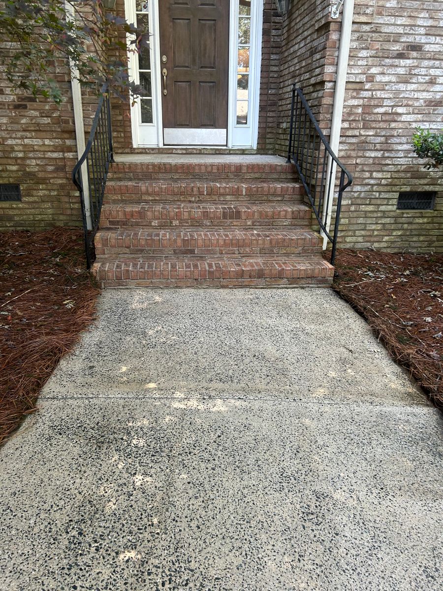 Driveway and Sidewalk Cleaning for 4U Pressure Washing in Huntersville, NC