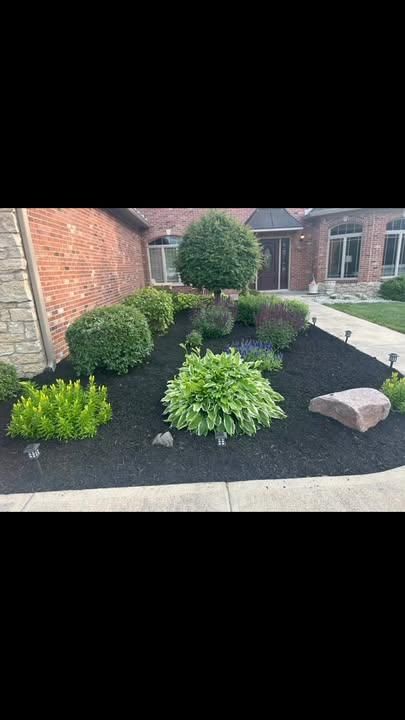 Flower Bed Maintenance for Bearforce Lawn Care LLC in Greenfield, IN