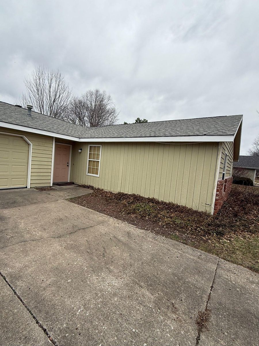 Siding for SDM Construction LLC in Lawrence, KS