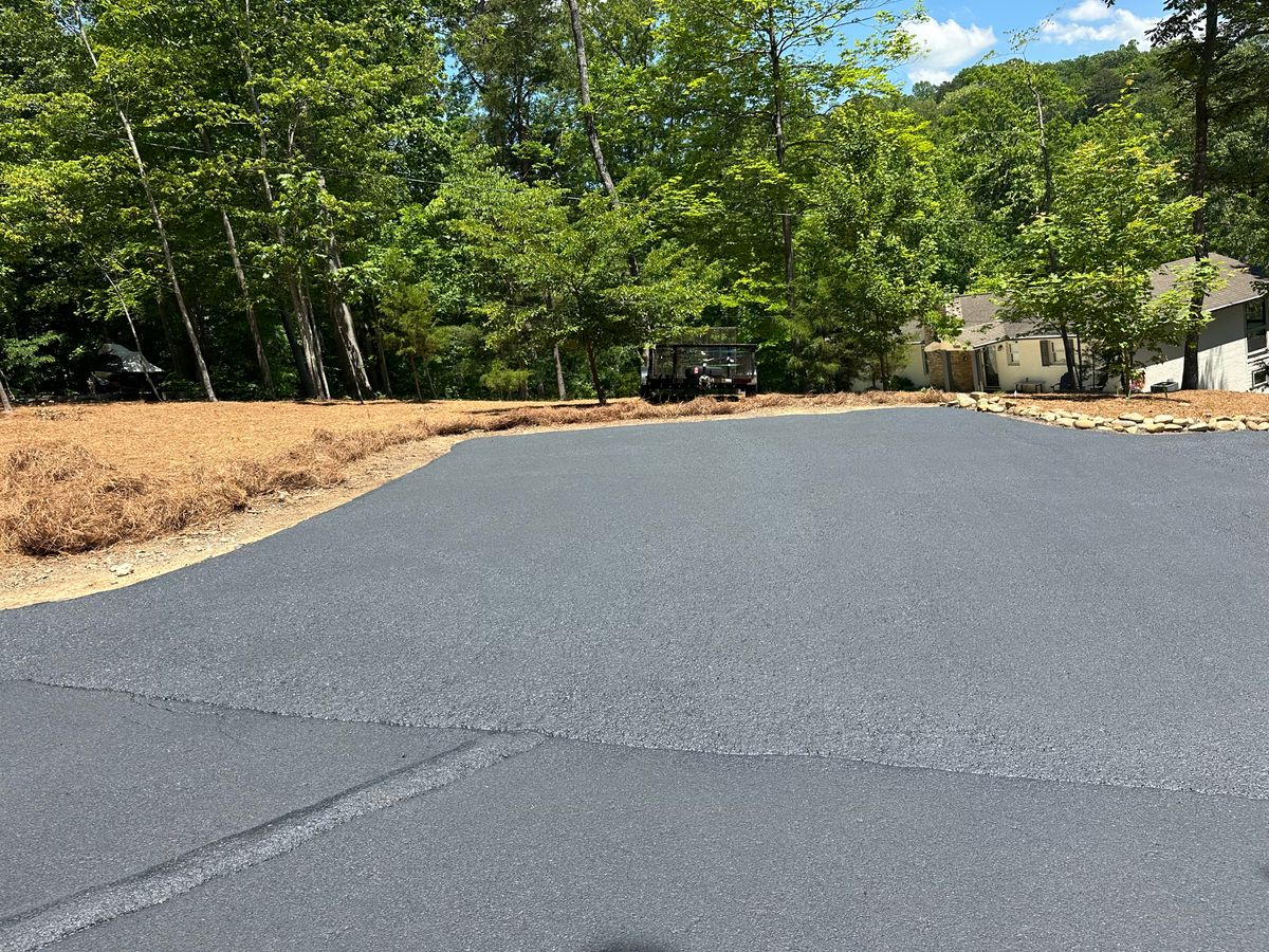 Asphalt Seal Coating for Metzler Paving and Sealcoating LLC in Jacksboro, TN