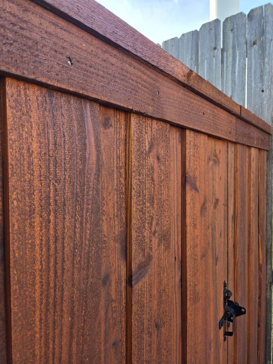 Fence Staining for Patriot Fence  in Oakland, TN