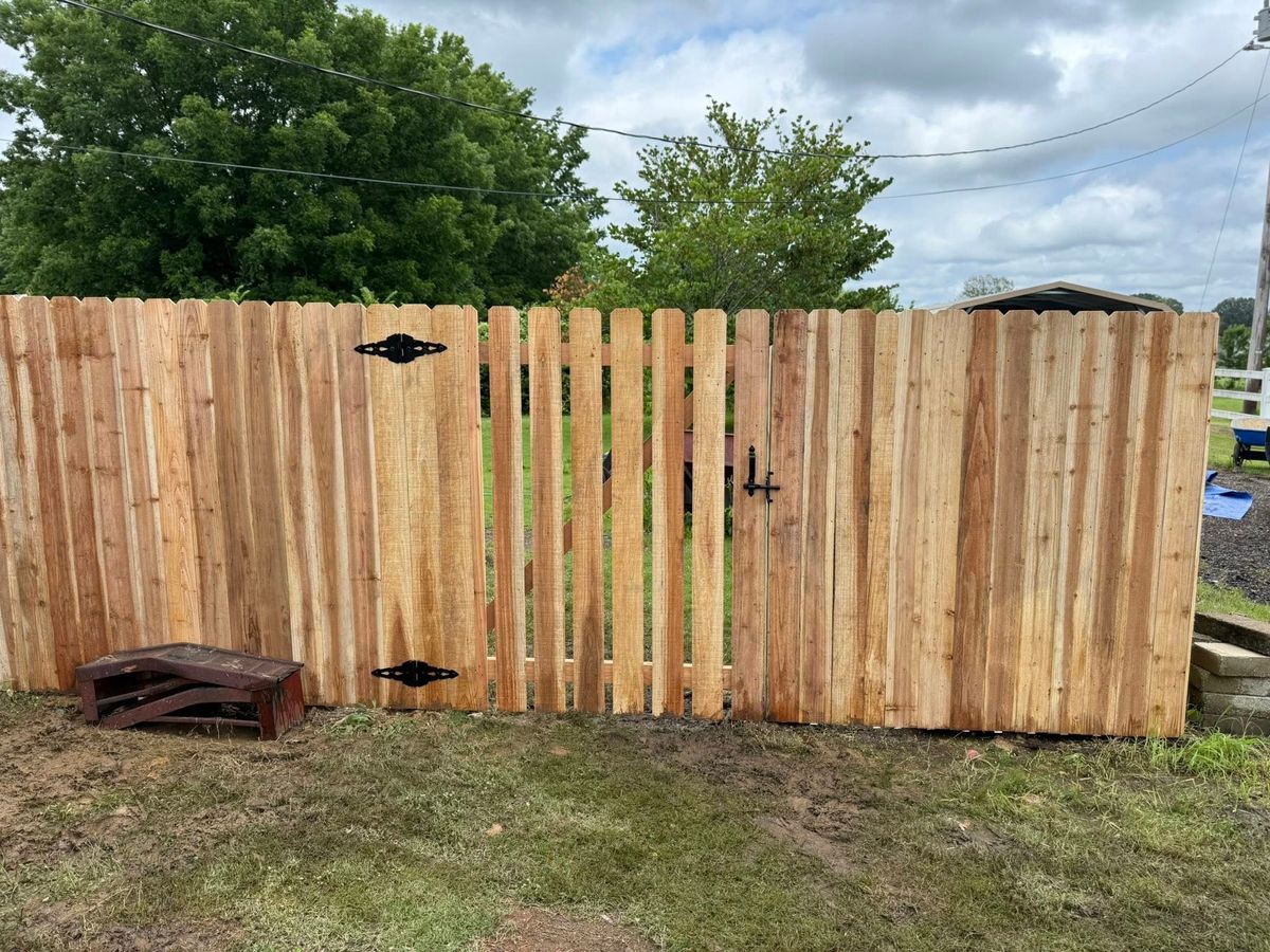 Fence Repair for Frontline Fencing LLC in Hernando, MS