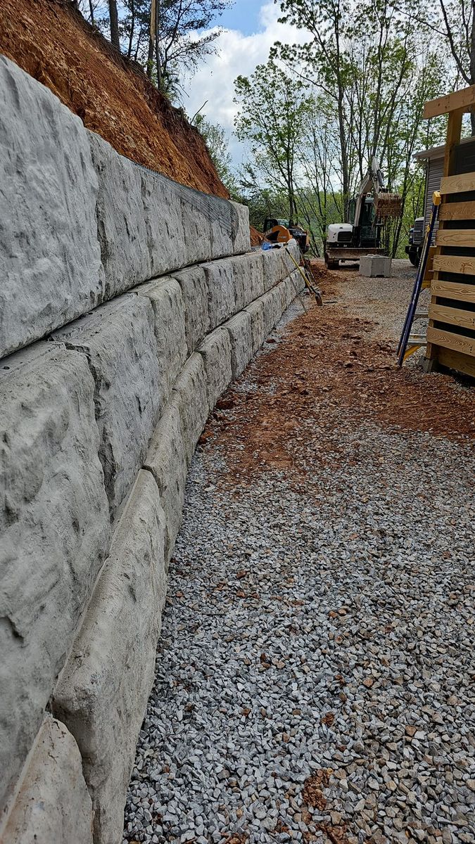 Retaining Wall Construction for Class Act Earthworx in Elizabethton, TN