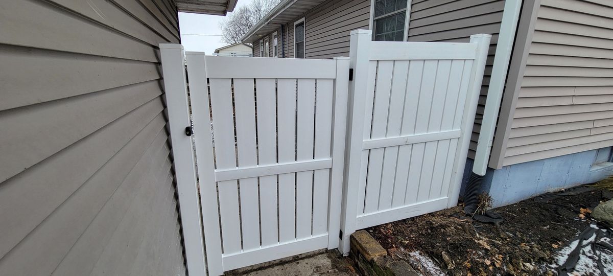 Fence Installation for Friedrich Fence in Sterling, IL