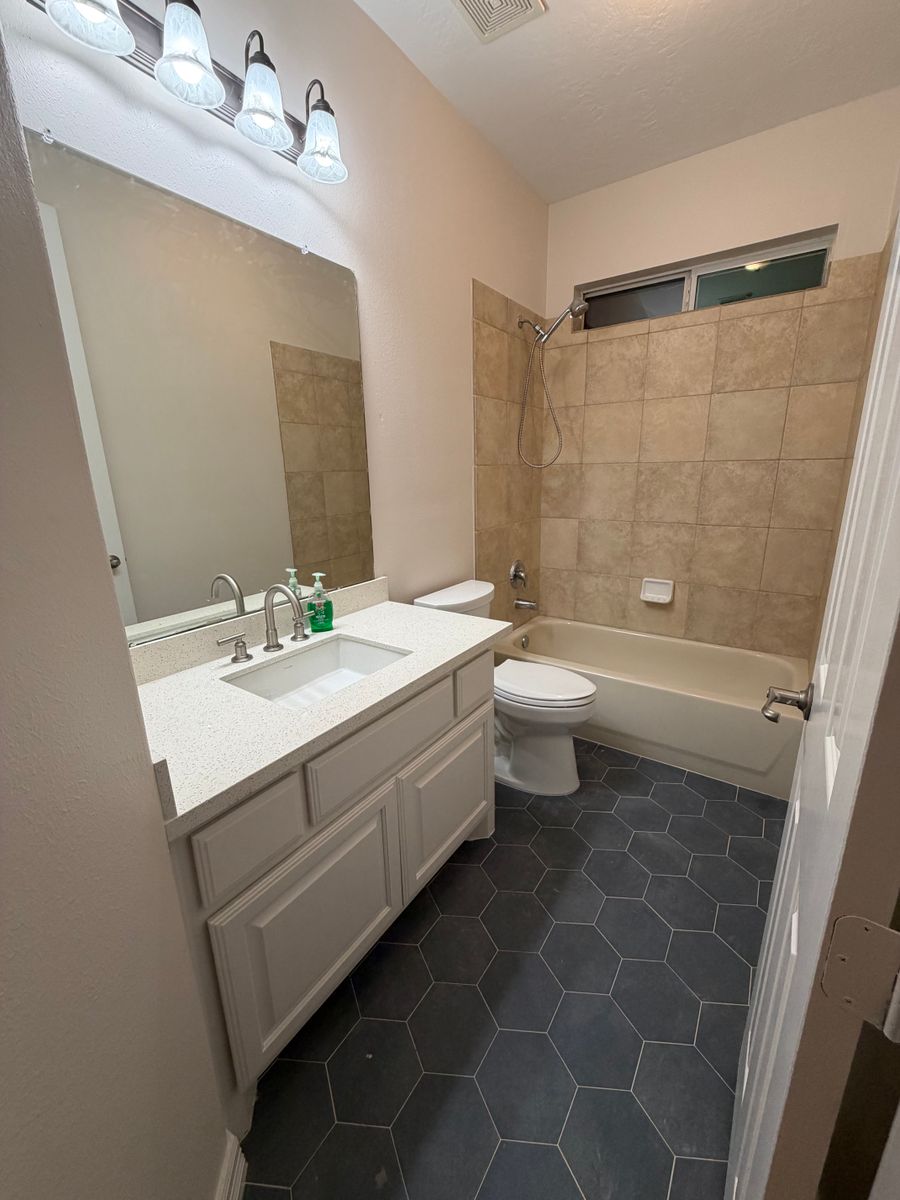 Bathroom Remodeling for MOCO Paint and Remodeling in Spring, TX