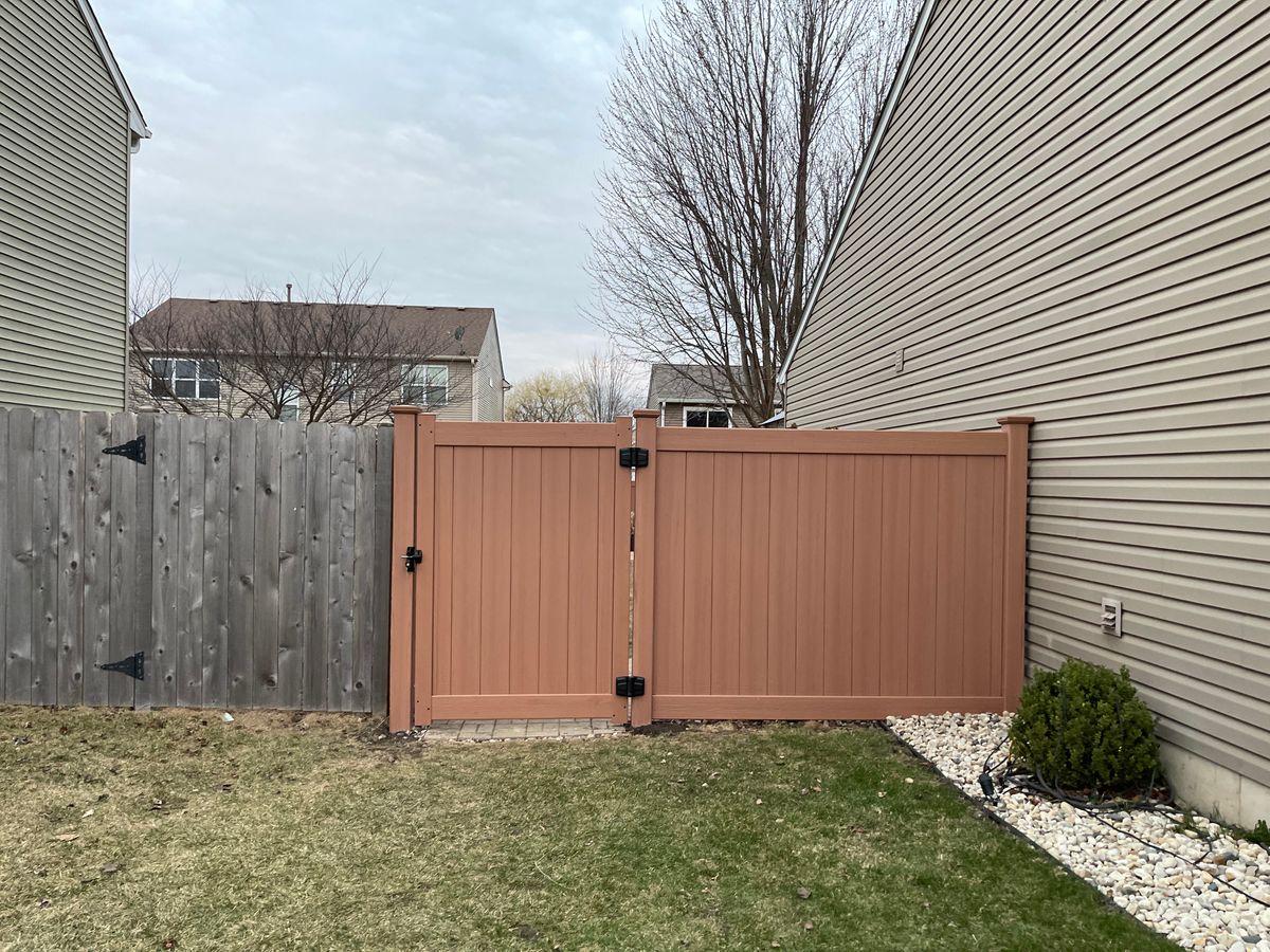 Residential Fence Installation for 5-Star Fencing in McHenry, IL