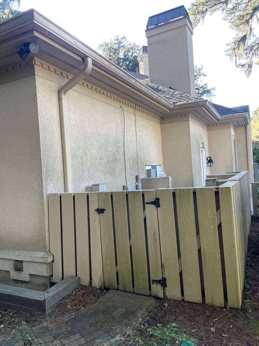 Fence Washing for SCS Pressure Washing LLC in Hilton Head Island, SC