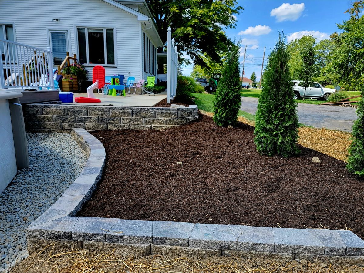 Mulch Installation for Youngstown Landscape and Design LLC in Canfield, OH