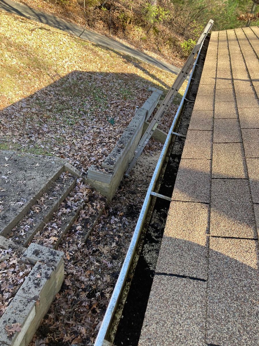 Roof Cleaning for G&K Landscaping in Hillsboro, MO