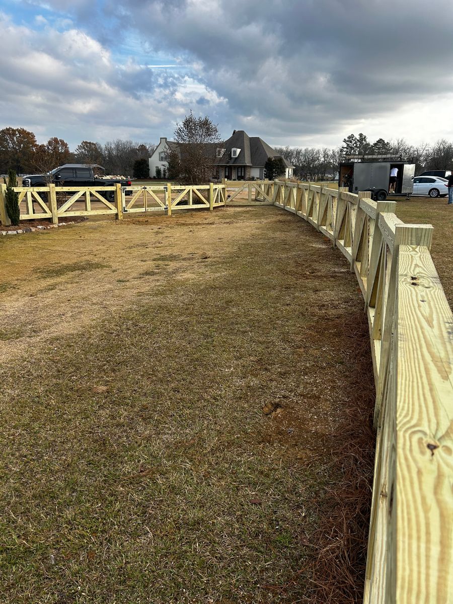 Fencing for Simmons Construction in Starkville, MS