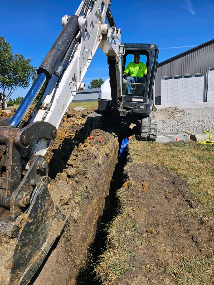 Utilities Digging for L&T Excavating in Topeka, KS