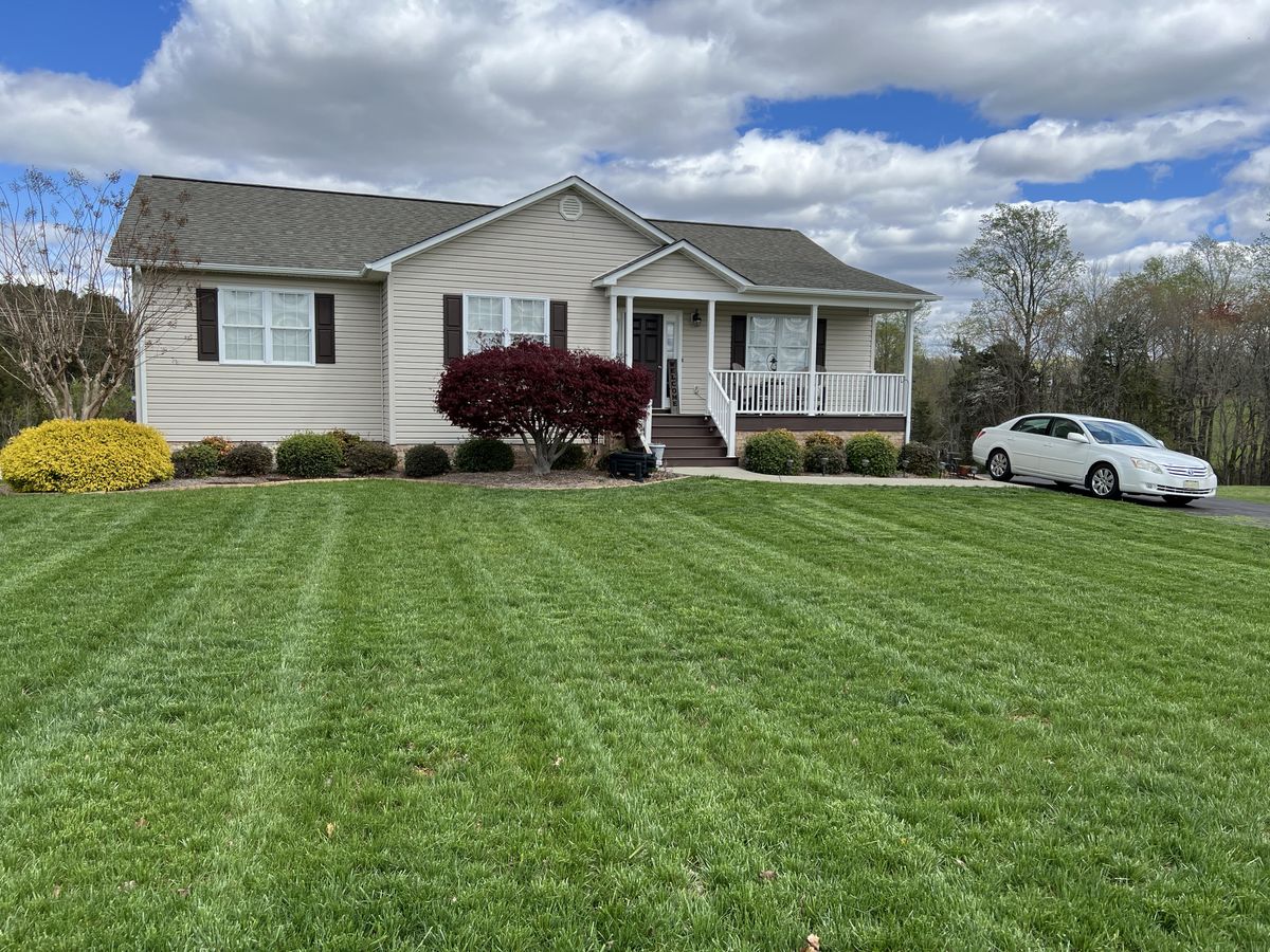 Lawn Maintenance for Virginia Yard Pros in Appomattox, VA