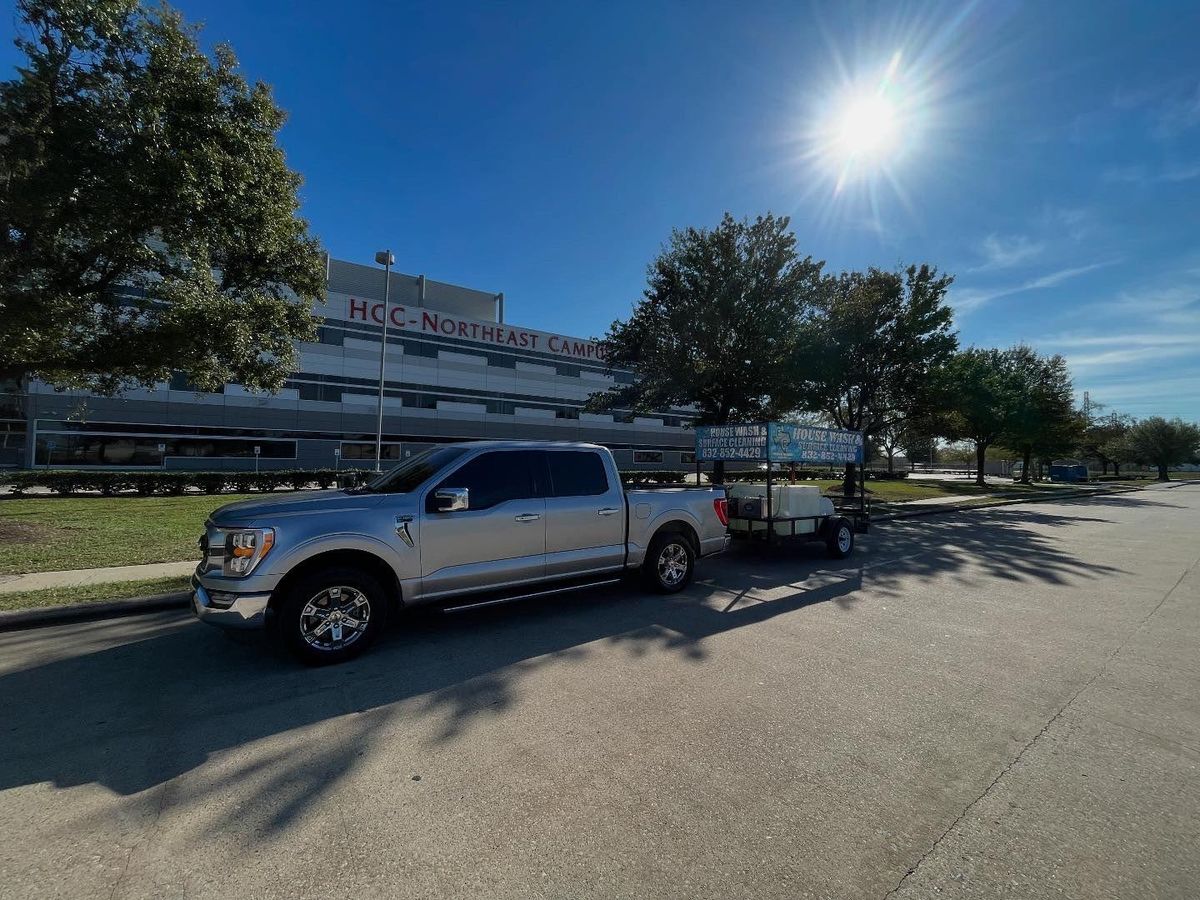 Commercial Cleaning for E&E Pressure Washing Service, L.L.C. in Houston, TX