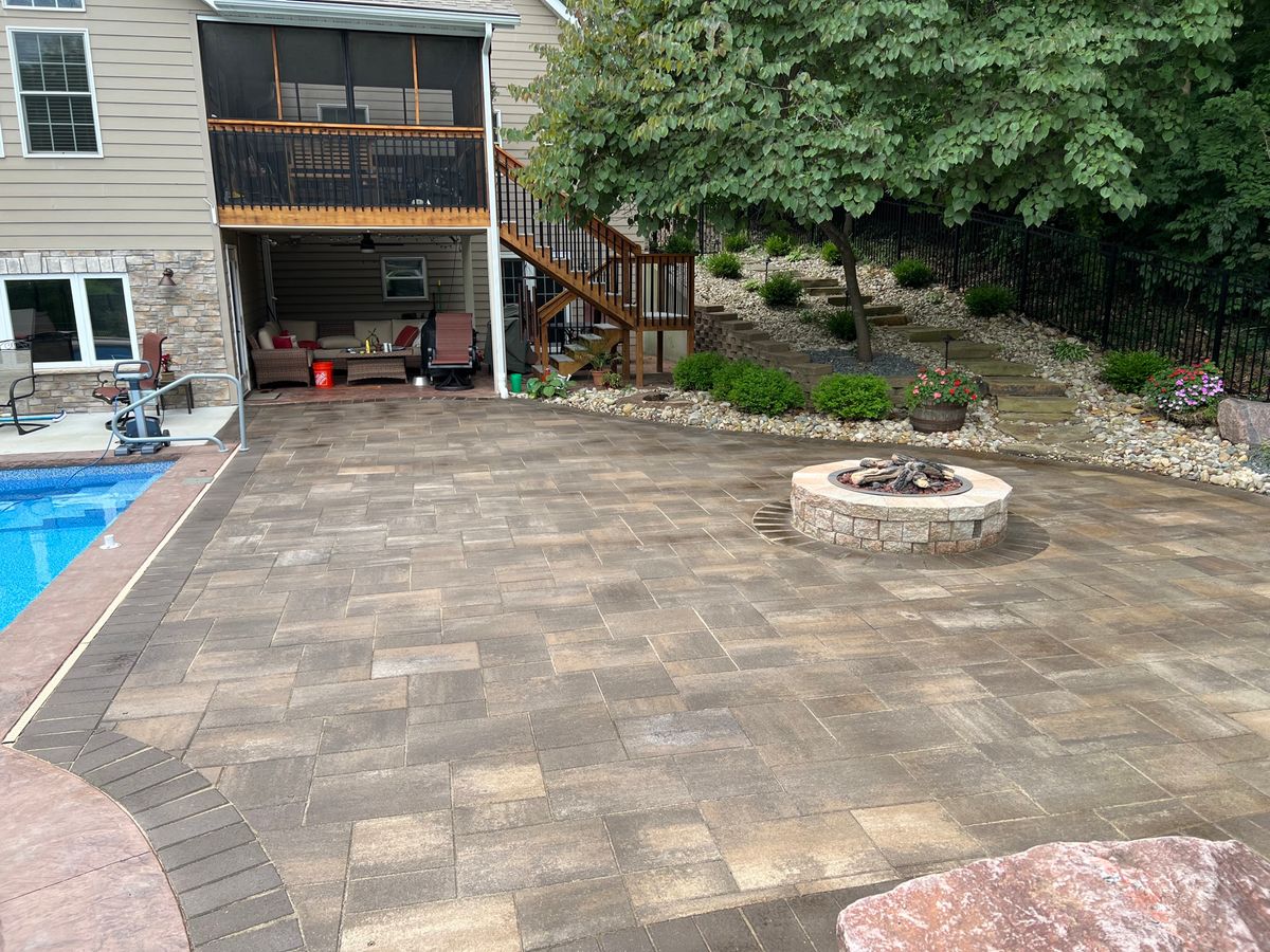 Landscape Installation for Mayfield Landscaping in Staunton, IL