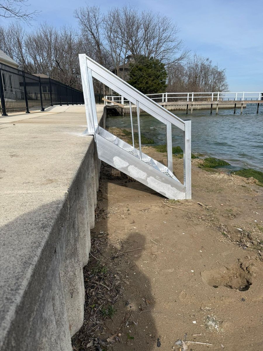 Commercial Fencing for Cowboy Construction in Palestine, TX