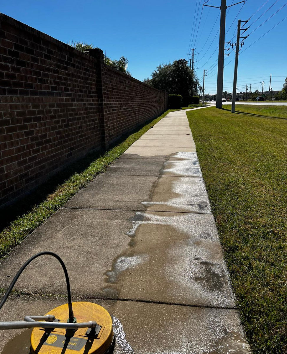 Concrete and Sidewalk Cleaning for WSL Cleaning in Orlando, FL