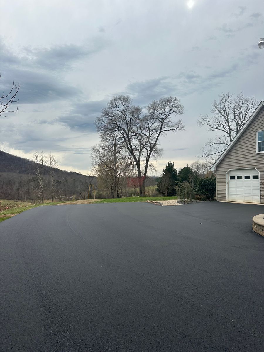 Asphalt Driveways for James R Carter Paving in Roanoke, VA