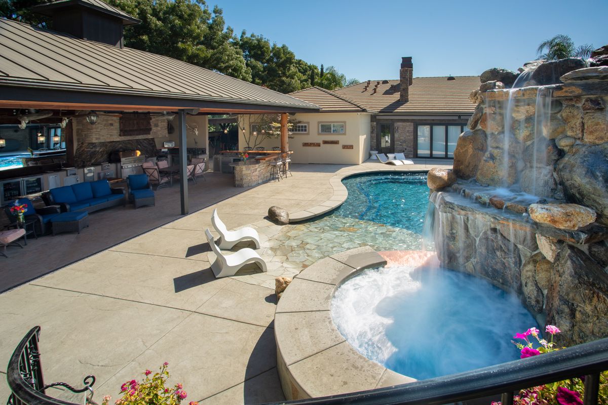 Custom Pool Construction for Western Pools Inc in Marysville, CA