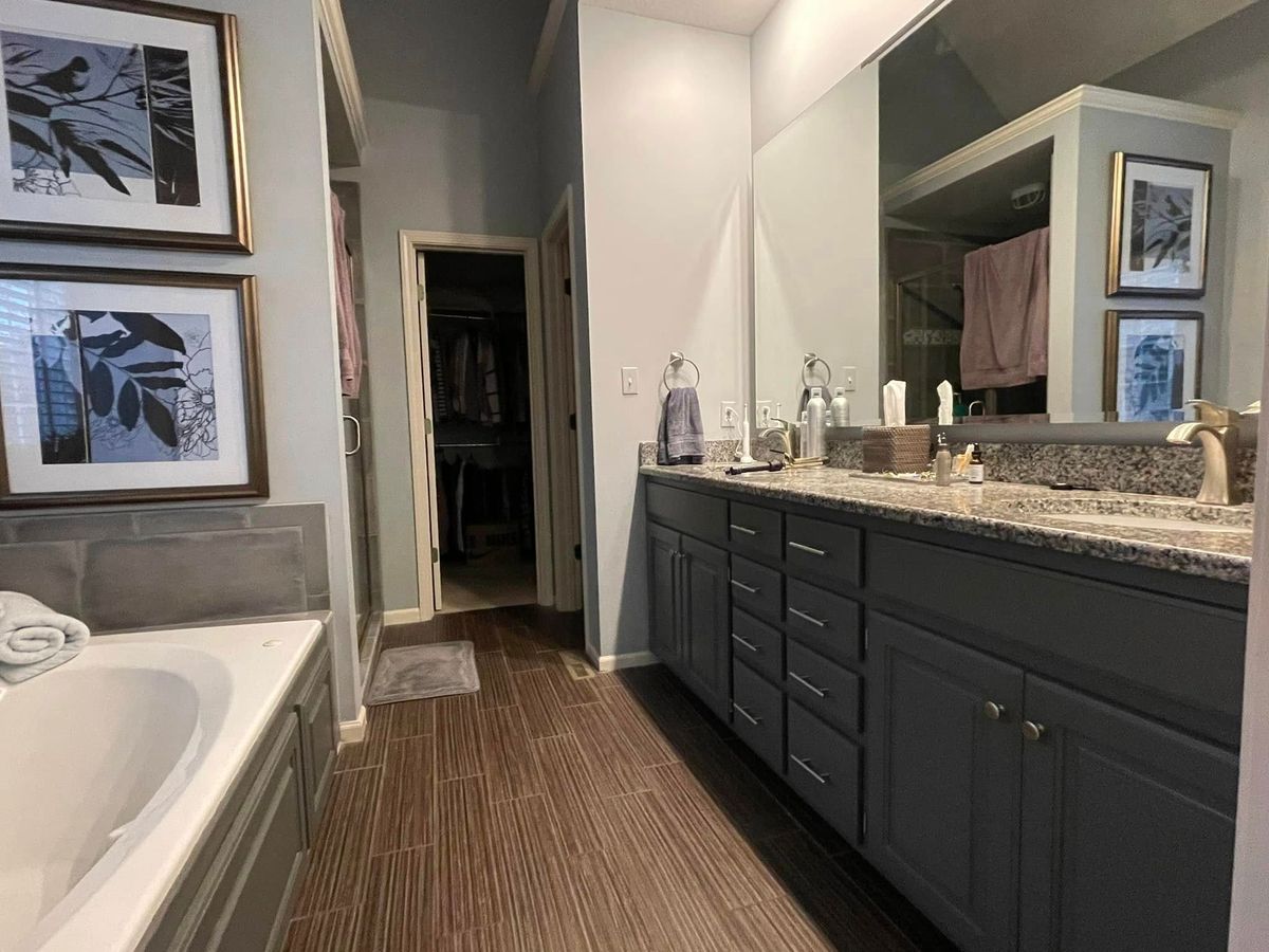 Kitchen and Cabinet Refinishing for Chameleon Decor KC in Kansas City, MO