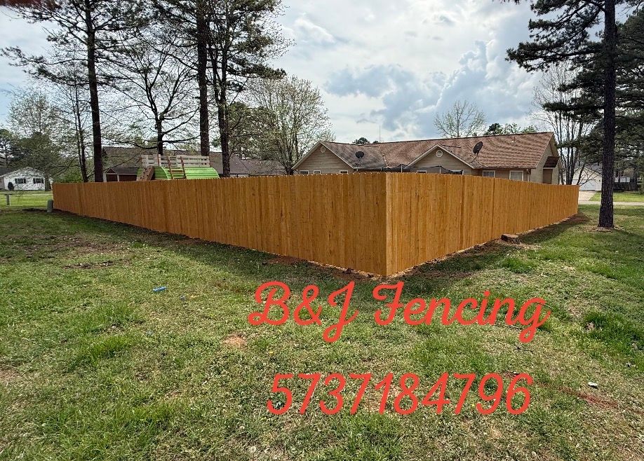 Fence Installation for B&J Fencing in Poplar Bluff, MO