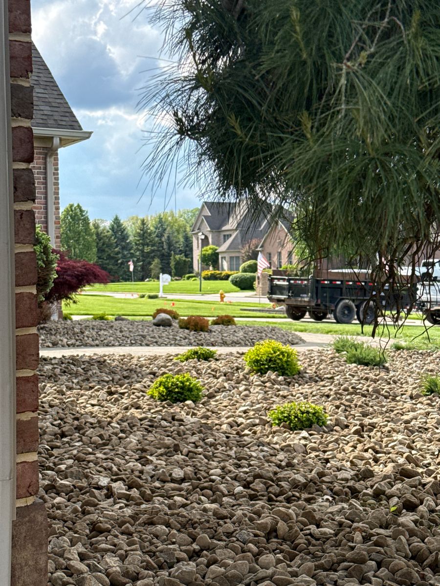 Natural Stone Hardscape for Youngstown Lawn & Patio Design in Canfield, OH