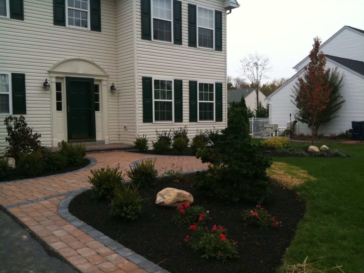 Weeding for The FAAR Group INC in Chalfont, PA