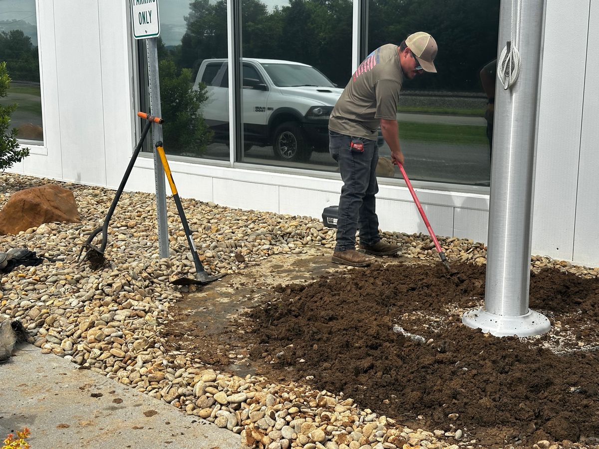 Mulch Installation for Jeremiah's Lawncare in Gatlinburg, TN