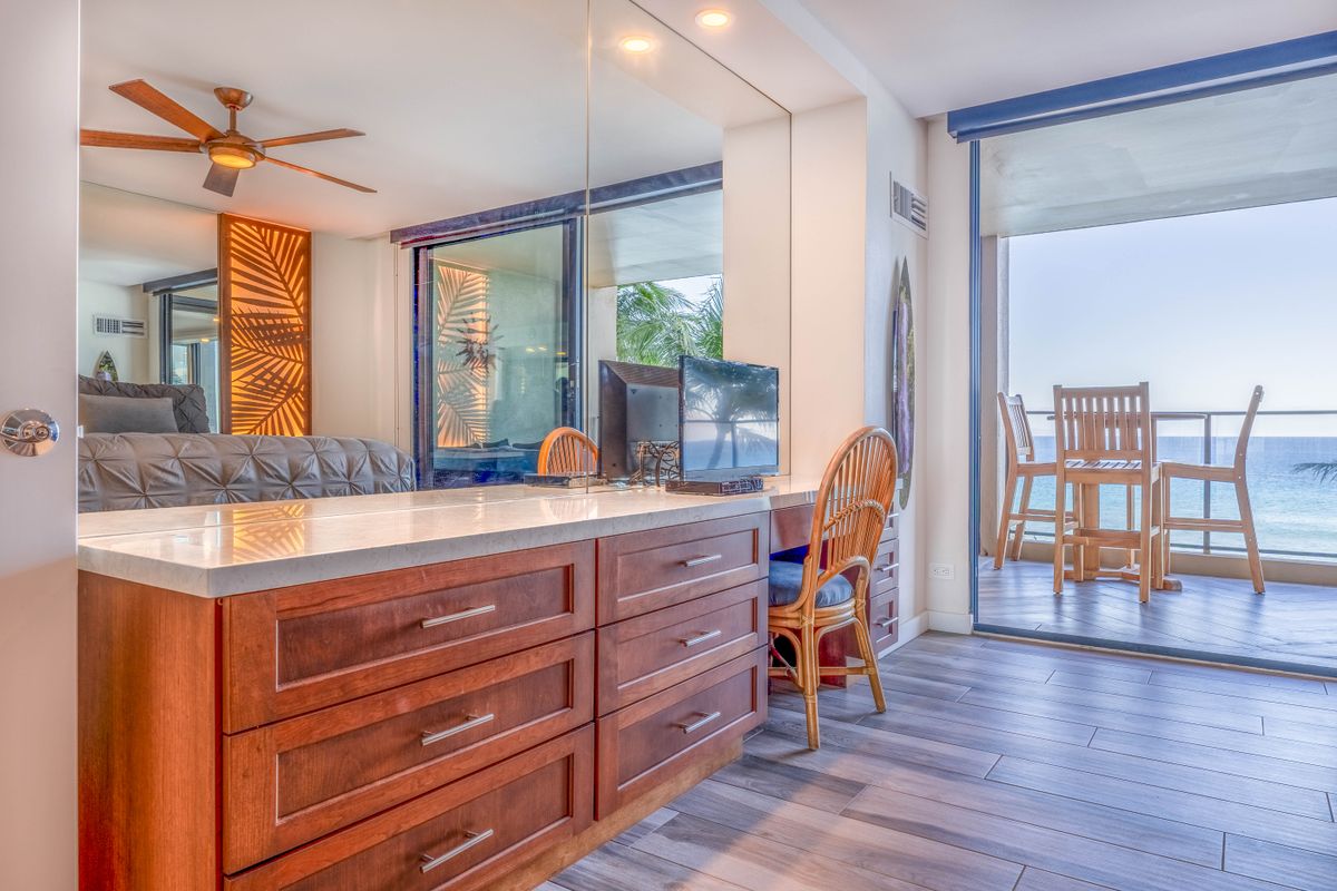 Custom Cabinetry for Alexander's Designs & Remodeling LLC in Kahului, HI