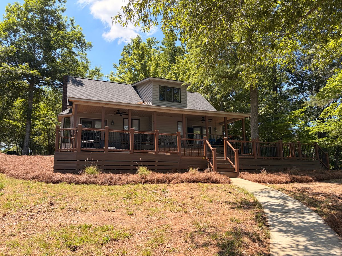 Mulch Installation for Lakeside Lawncare in Cross Hill, SC