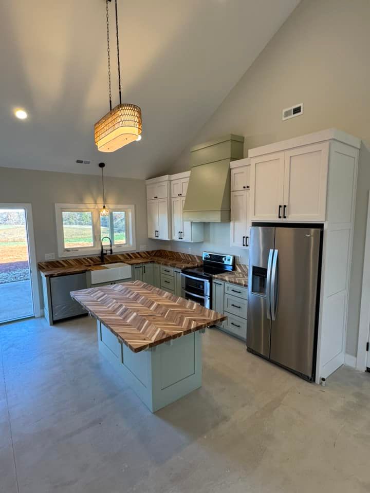 Custom Homes for Ridgeline Construction in Hiddenite, NC