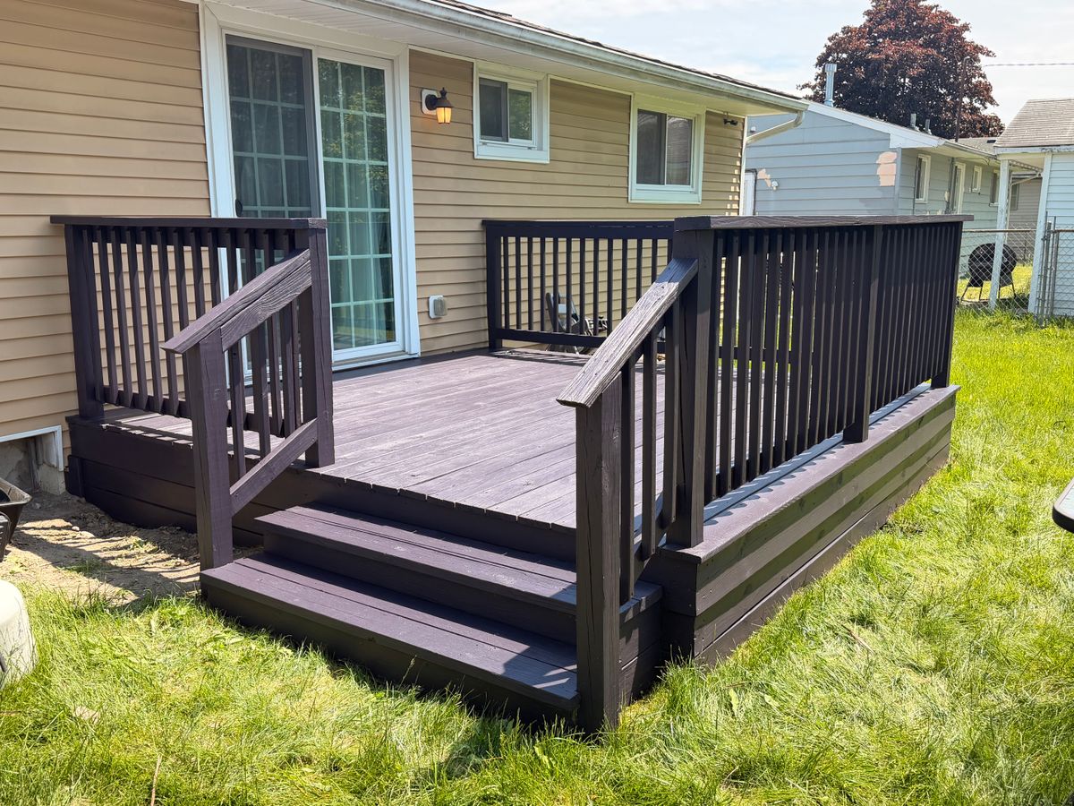 Deck Staining for Start to Finish Painting in Saginaw County, MI