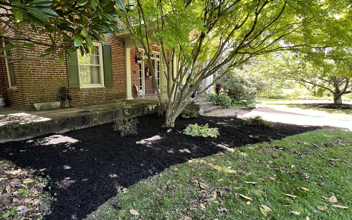 Mulch Installation for Virginia Yard Pros in Appomattox, VA