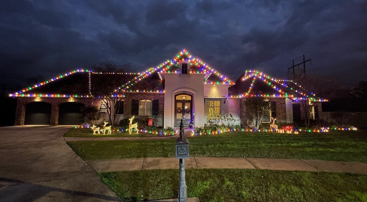 Christmas Lights Installations for Light The Season in Lafayette Parish,  LA