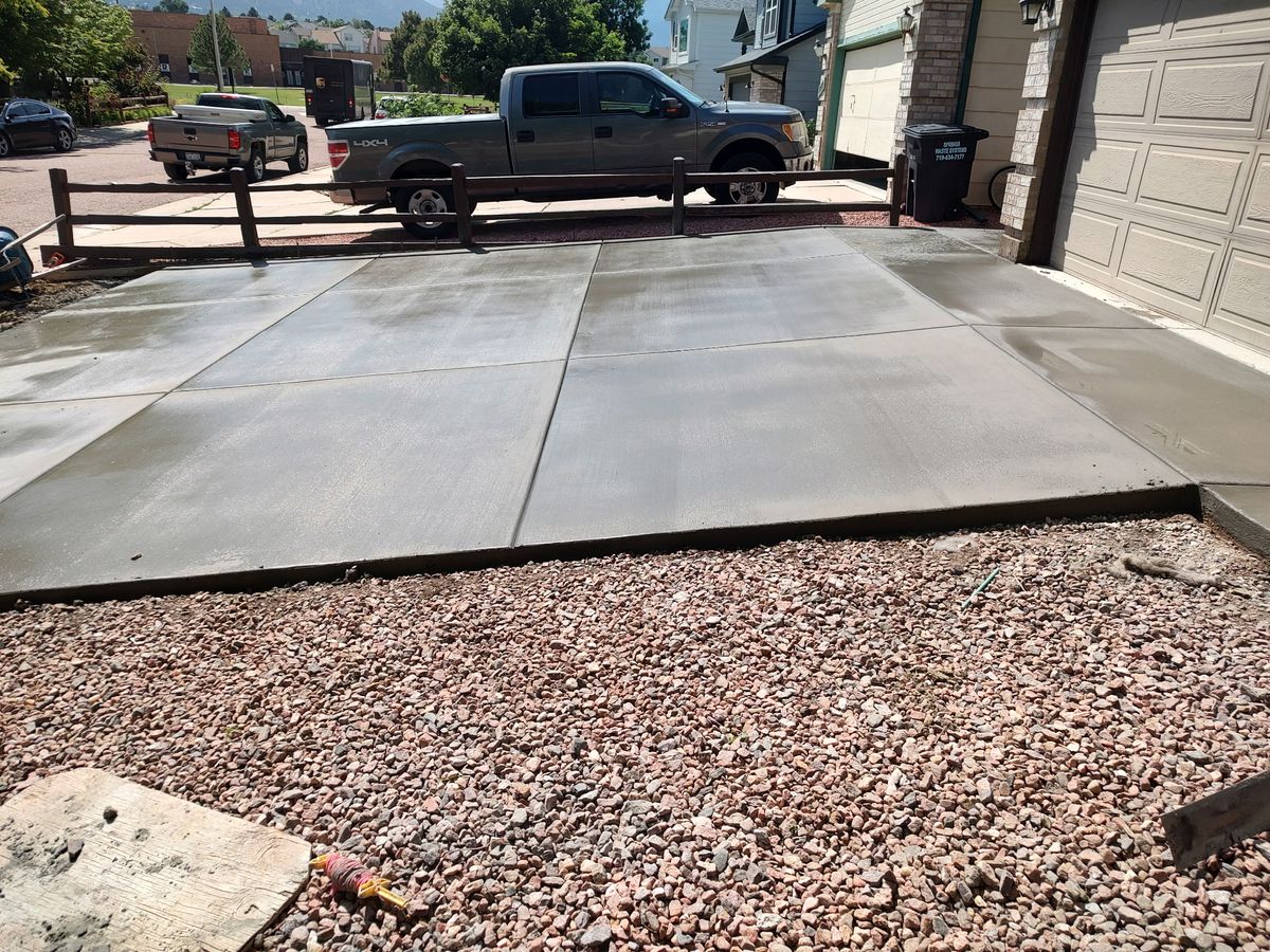 Driveway Construction for J and Son Colorado Concrete LLC in Colorado Springs, CO