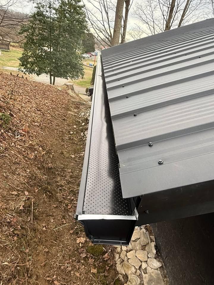 Roofing Installation for Top Hand Roofing and Gutter in Pomeroy, OH