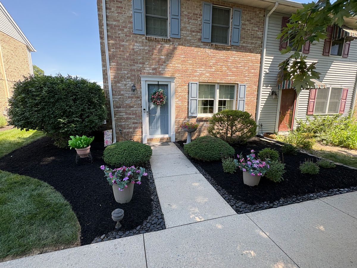 Mulch Installation for Byers Premier Landscapes in Chambersburg, PA