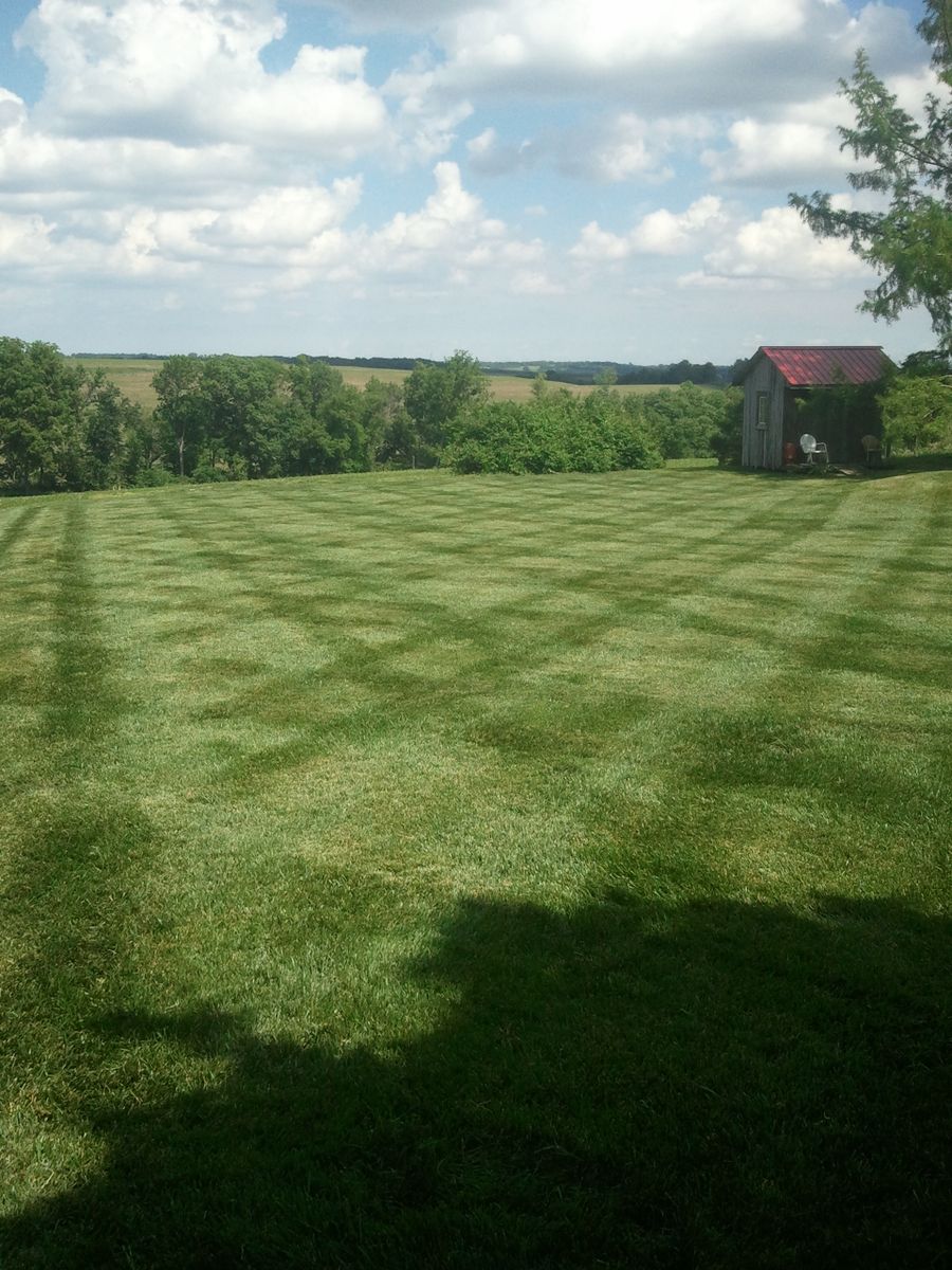 Lawn Mowing for Thomas' Lawn Care in Maryville, MO