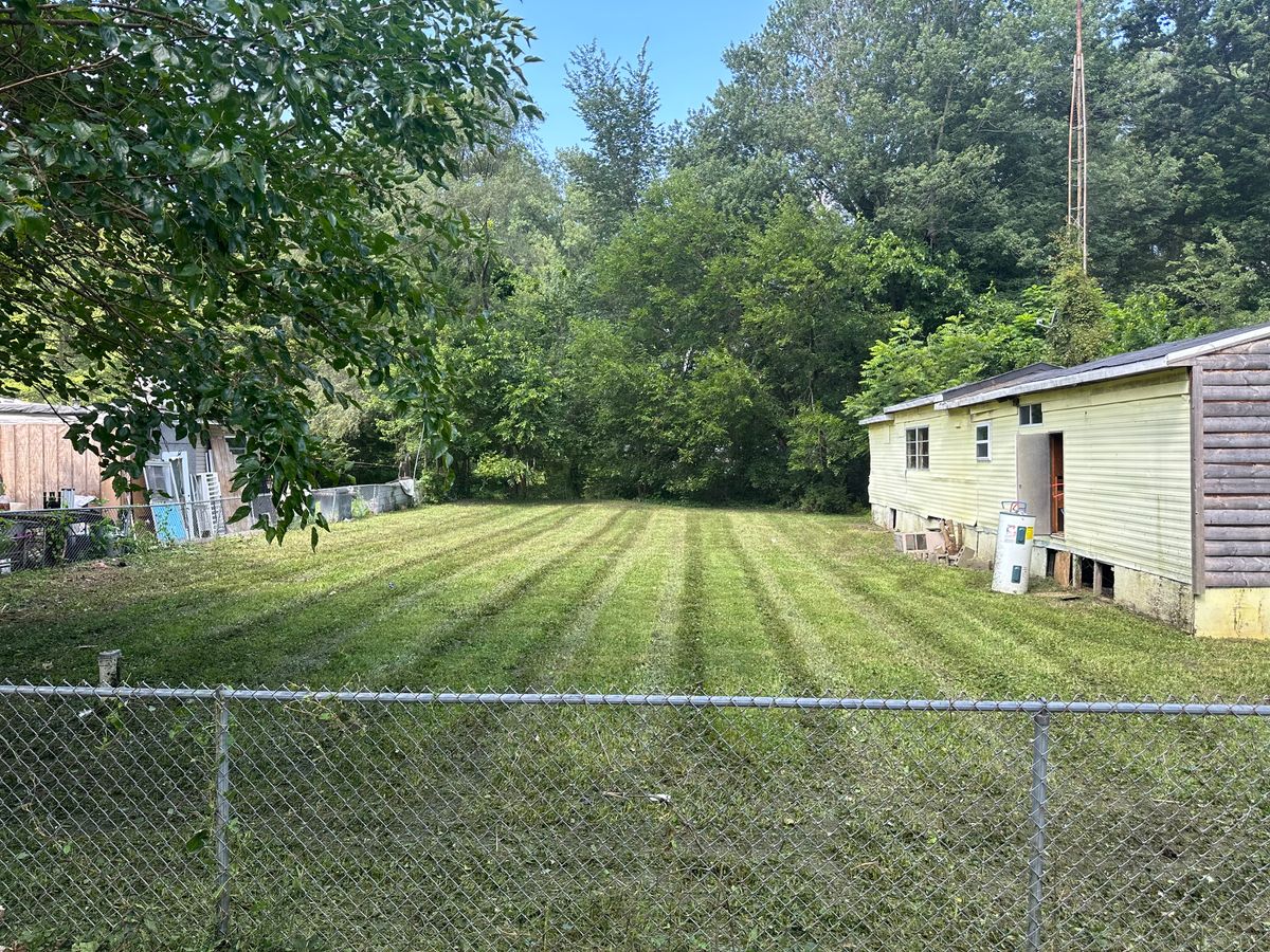 Fall and Spring Clean Up for FIRST CLASS GRASS LLC in Syracuse, IN