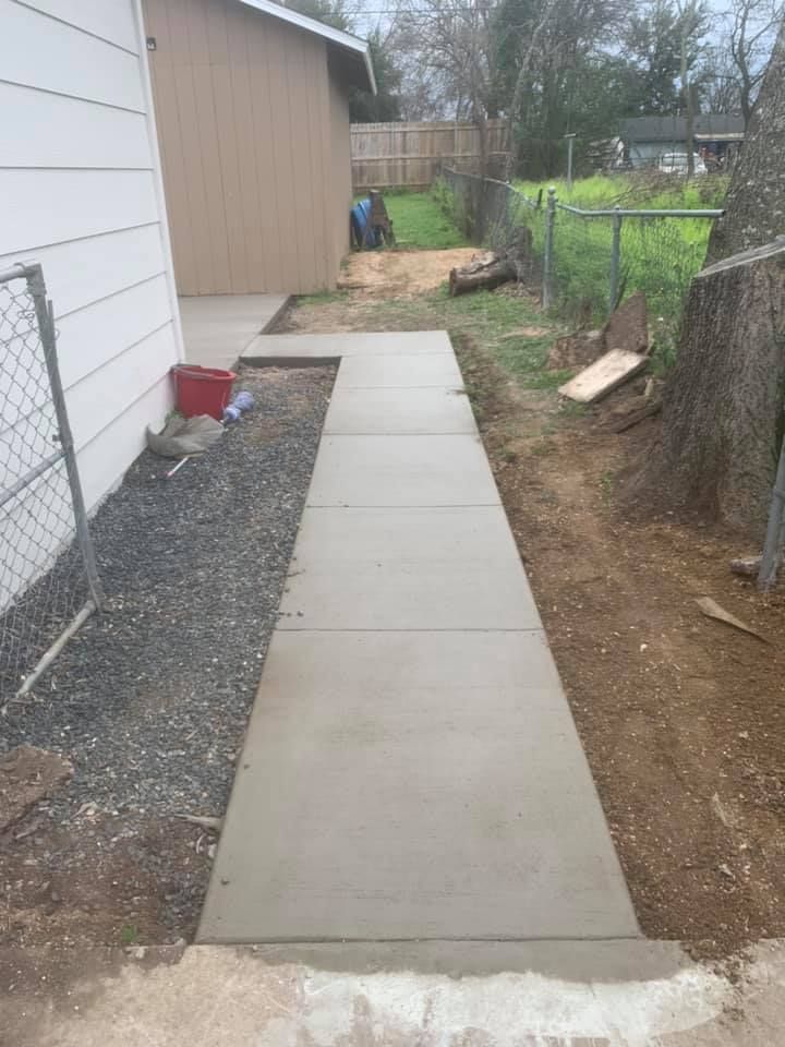 Sidewalk Installation for Limon Pro Concrete in Manor, TX