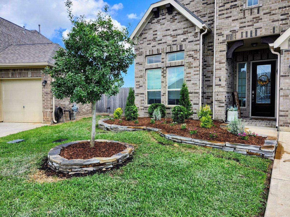 Trimming for Bonita Bay Lawn Maintenance LLC in La Porte, TX