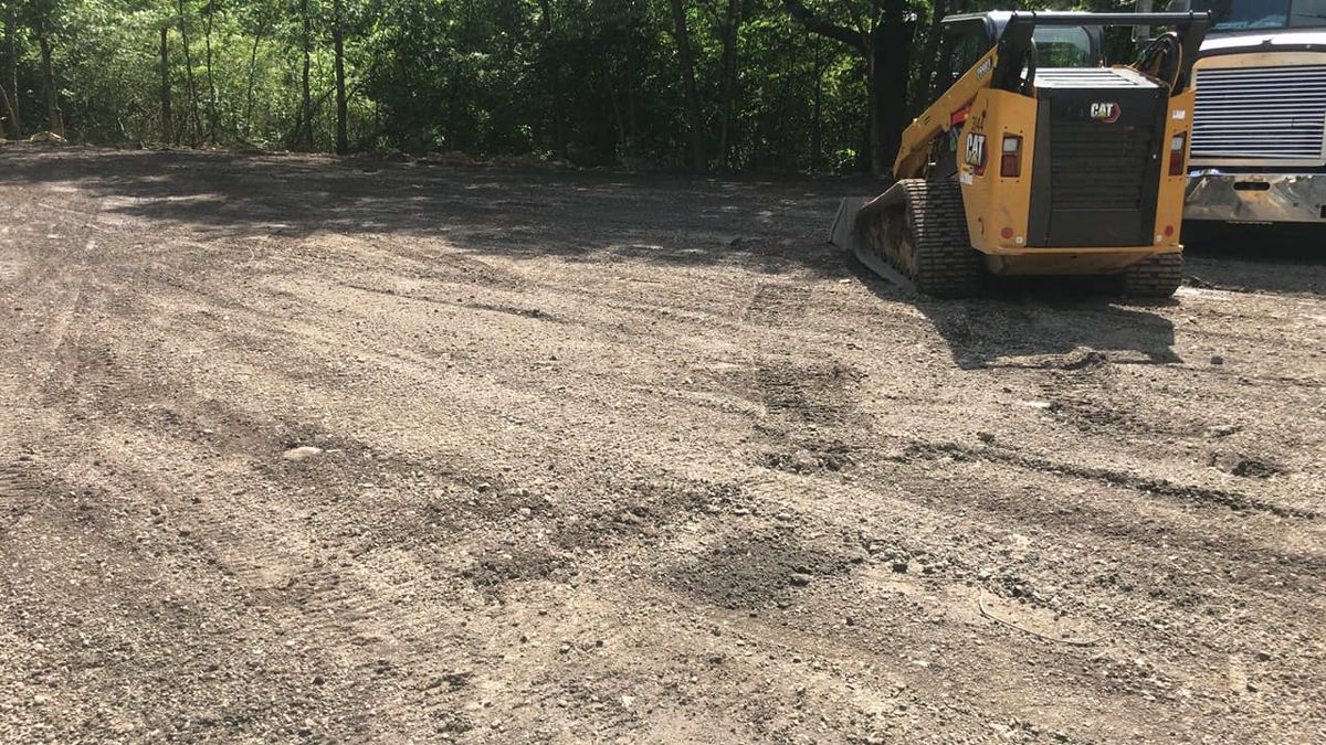 Land Grading for J&G Trucking Excavating & Hauling in Nashville, TN
