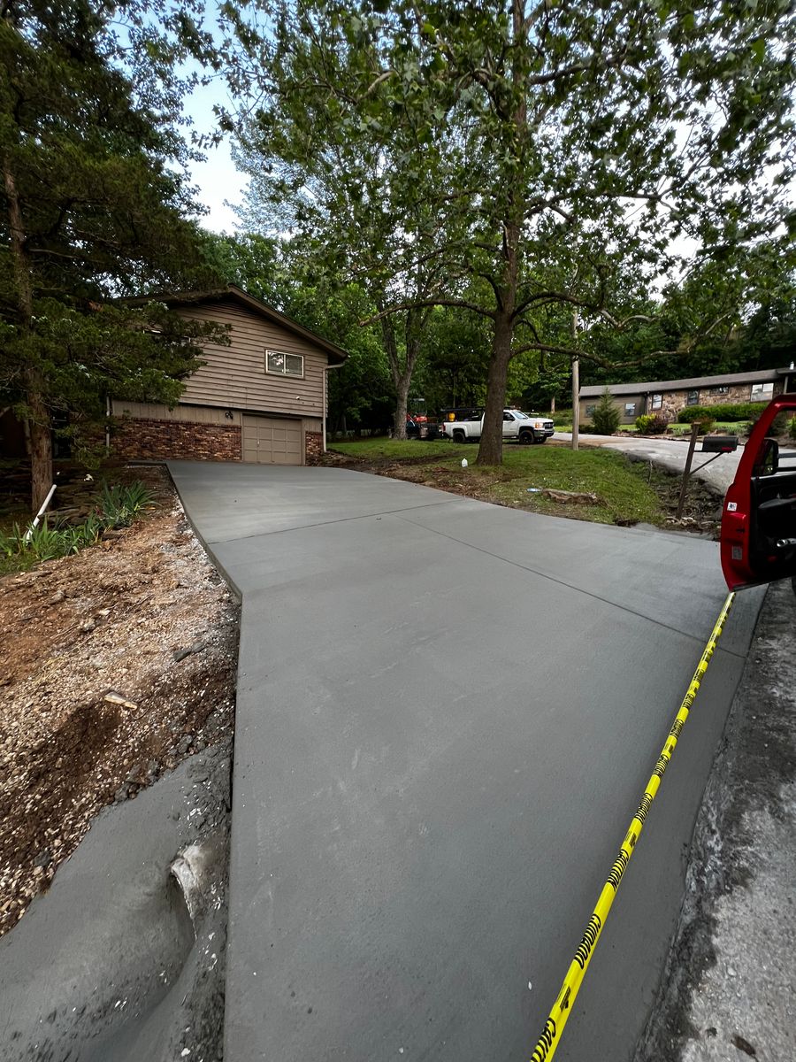 Driveways for Modern Concrete LLC in Lowell, AR