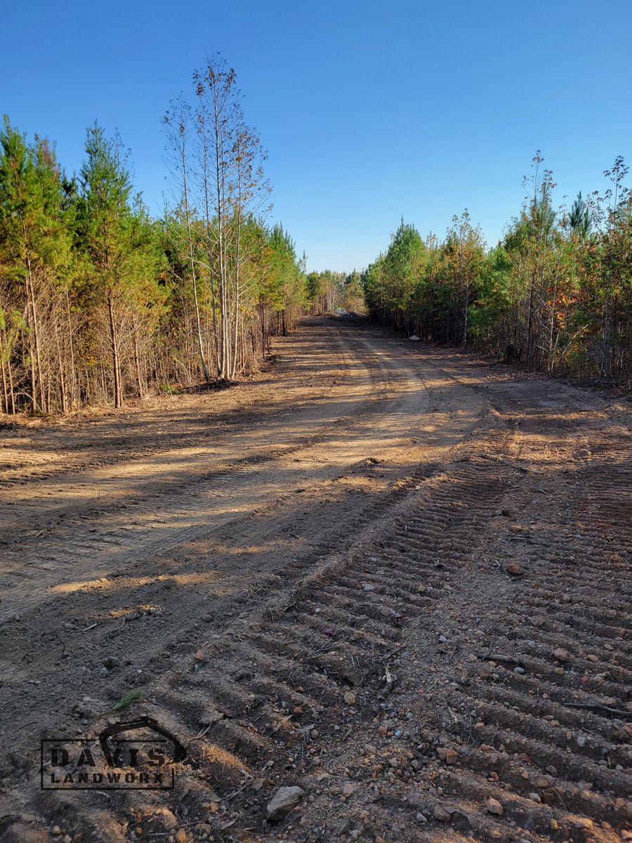 Driveway Construction / Repair for Davis Landworx in Clanton,  AL